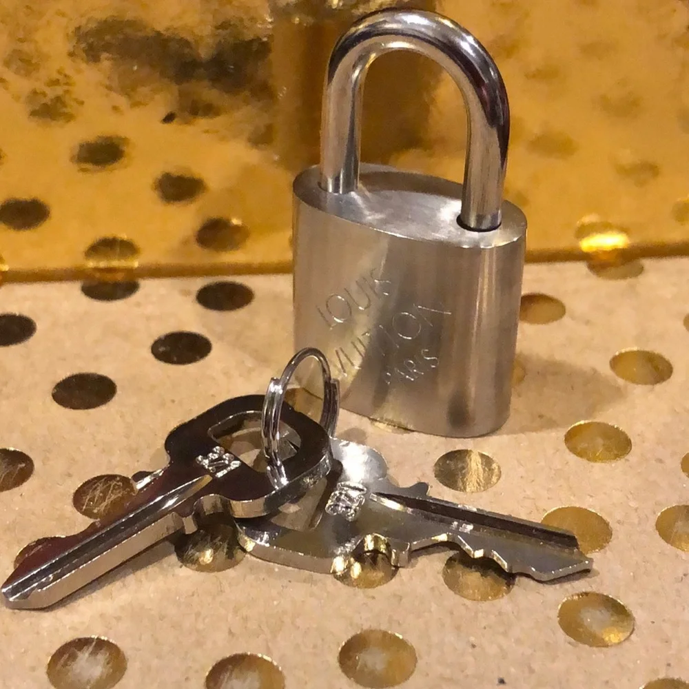 LOUIS VUITTON NIB Silver Lock 2-Key Brushed Palladium Made In France RARE #321